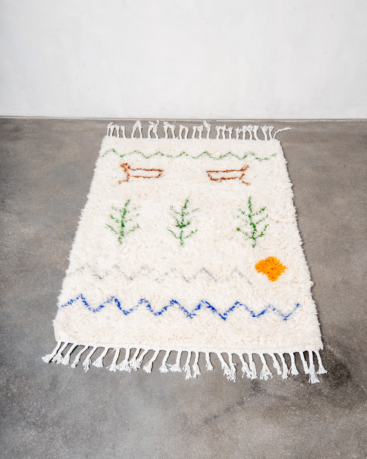 Modern, designer, handcrafted Berber rug from Morocco. Beniourain carpet with minimalist design, natural wool pile and a fluffy texture.